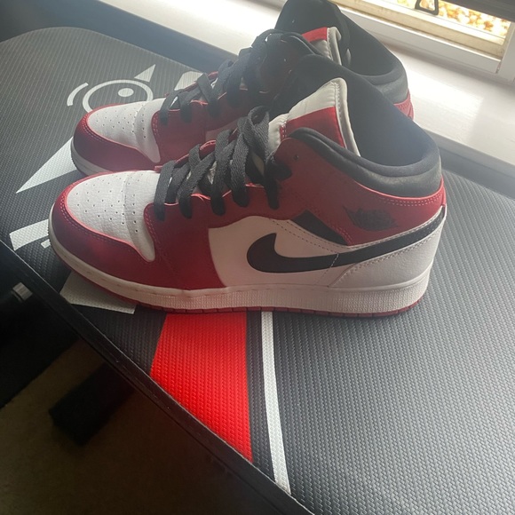 Jordan 1s, Super Cute/colorway 6.5Y./8W Great condition, slight creasing toes. - Picture 3 of 5